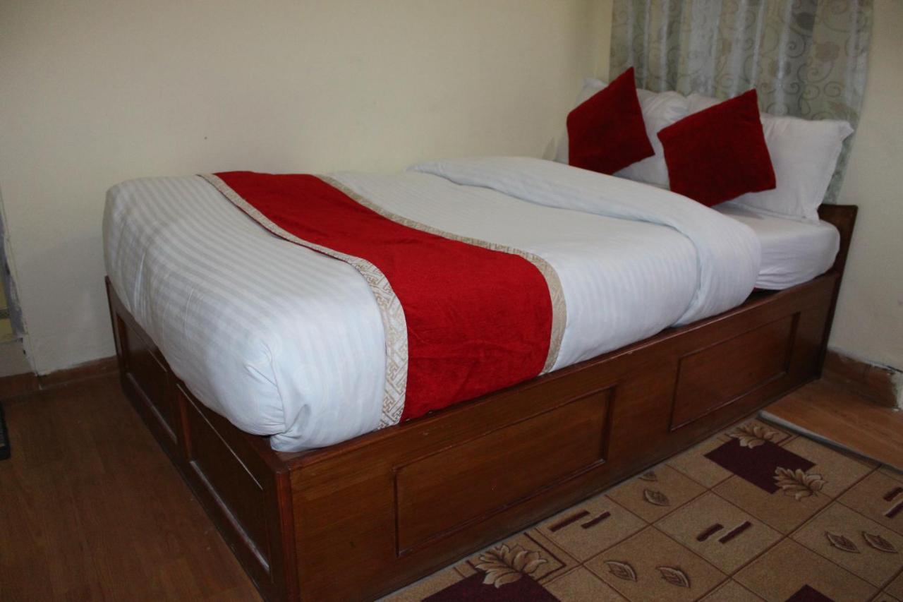 Hotel Snow Leopard Pokhara Exterior photo